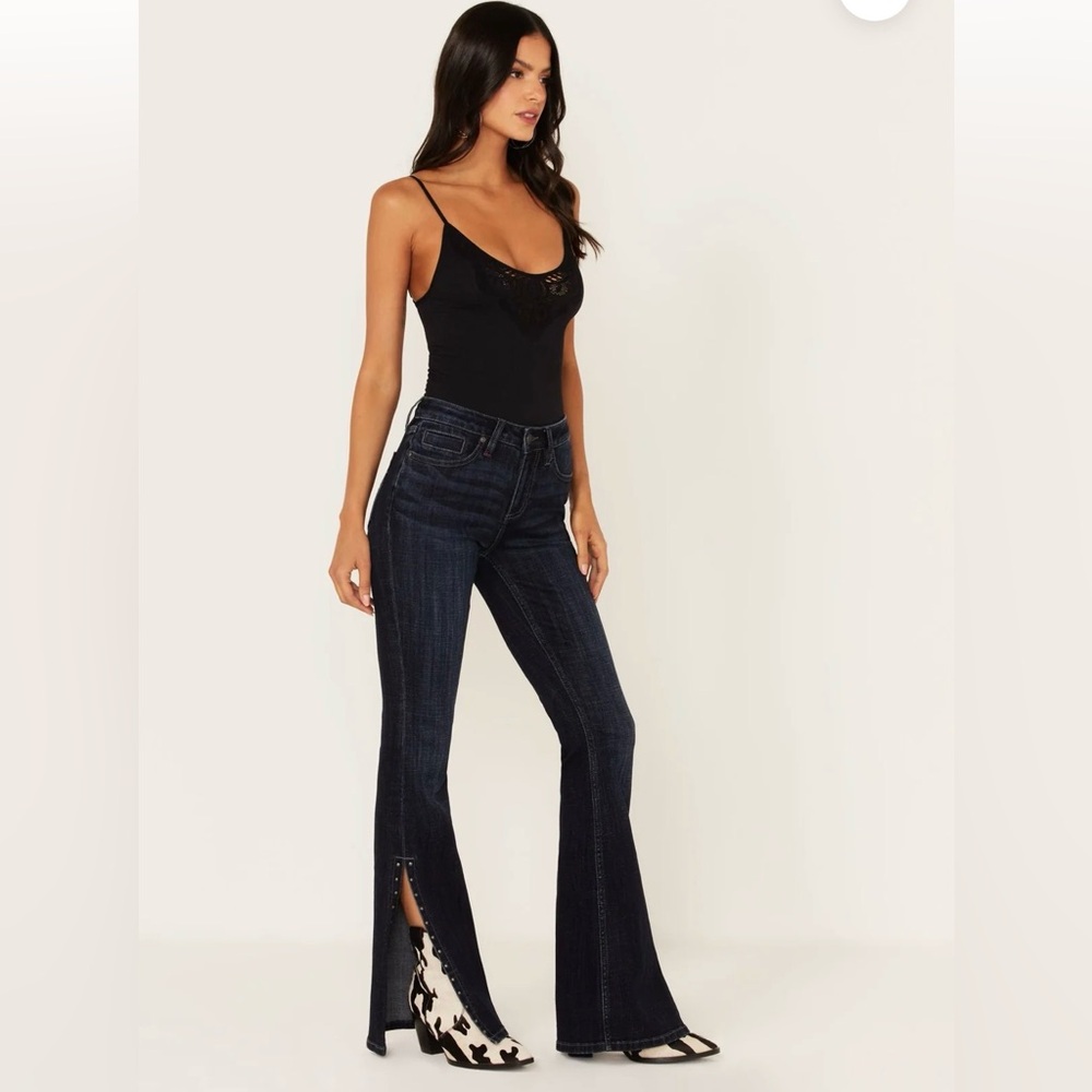 HICKORY PLACE DARK WASH SLIT JEANS